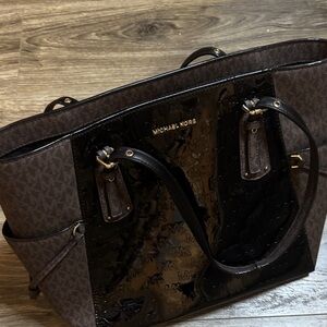 Michael Kors Glossy Black and Brown Tote l